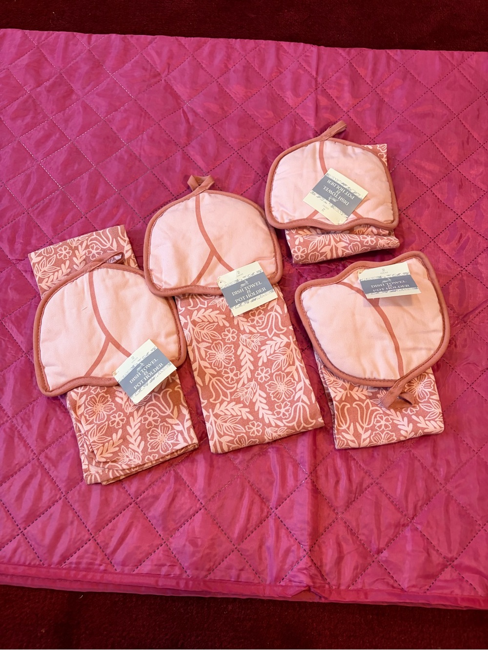 Floral Pink Pot Holder and Oven Mitt Set - Pink